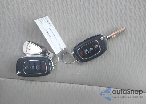 2018 Hyundai Santa Fe Sport 2.4L z USA, uszkodzony, nr VIN 5XYZTDLB2JG567910